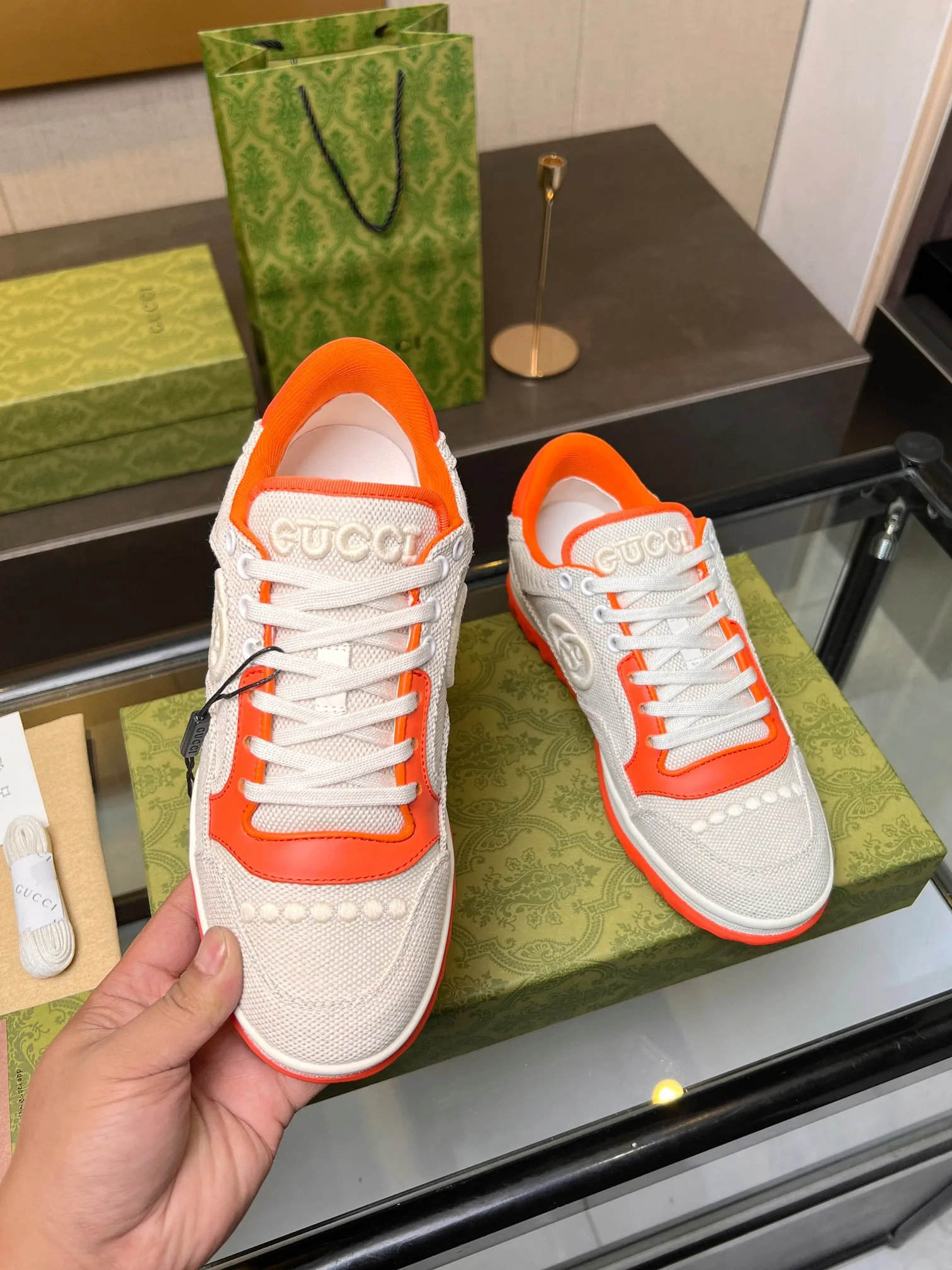 👟👟Ex-factory price 520👟👟 Top version, full styling effect, instant sales of the common practice of soft treading in the market, 💣💣💣Gucci2023 early spring Gucci G home latest hot style MAC80 sports shoes couple style casual retro distressed dirty shoes small dirty shoes small white shoes🌸🌸🌸 original purchase and development Production Gucci MAC80 new hot-selling series. The exquisite and compact interlocking double G logo romantically interprets the aesthetic concept of this series. Made of off-white leather, ▪️Material: original customized imported first-layer cowhide ▪️Inner lining: original customized imported breathable mesh ▪️Outsole: original molded two-color TPU outsole ▪️Sole thickness: 3CM ▪️Size: women's 35-40 / men's 39-45